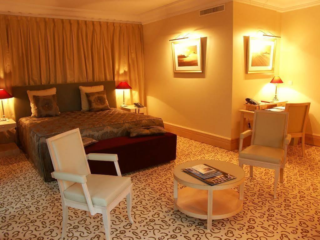 Charbonnières-les-Bains Hotel & Spa Le Pavillon מראה חיצוני תמונה